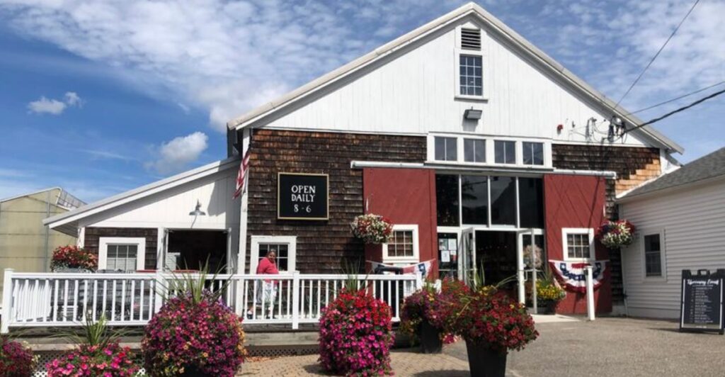 October Turned This Massachusetts Bakery Into A Destination Of Its Own
