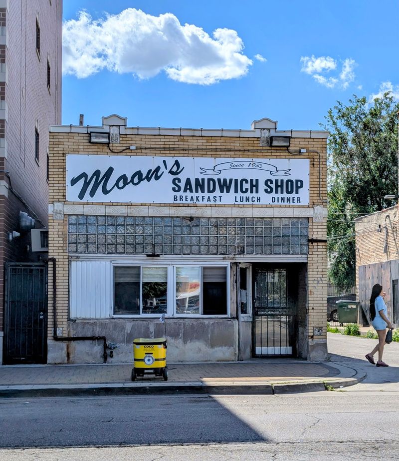 Moon's Sandwich Shop