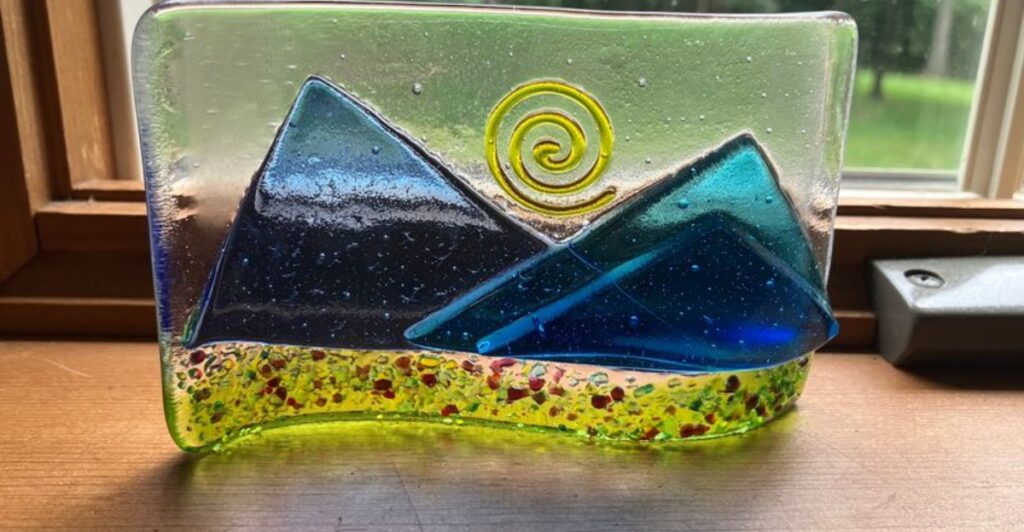 Skip the Souvenir Shops – This Tennessee Glass Studio Lets You Make Your Own Keepsake