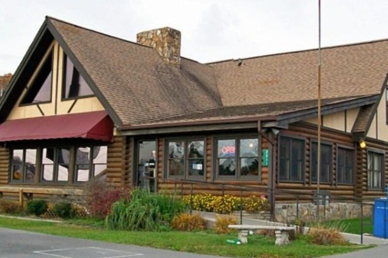 Step Inside This Cozy Tennessee Log Cabin for Country Fried Steak and Grandma-Style Chicken and Dumplings