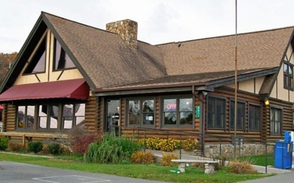 Step Inside This Cozy Tennessee Log Cabin for Country Fried Steak and Grandma-Style Chicken and Dumplings