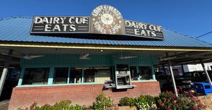 Step Into This Texas Roadside Grill Where The Burgers Still Feel Straight Out Of The 1970s