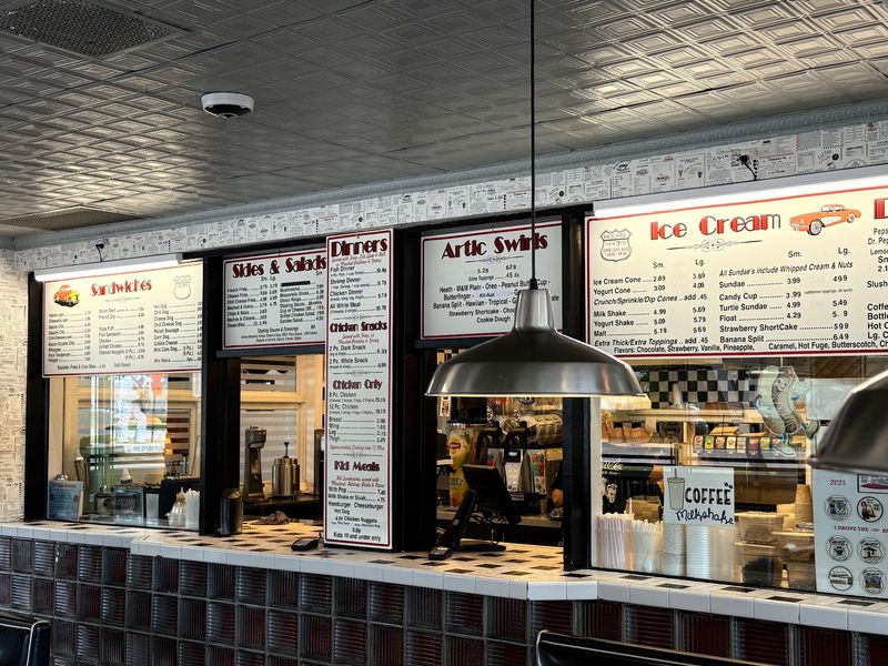 Broasted Chicken Is Worth The Short Wait Broasted Chicken Is Worth The Short Wait
