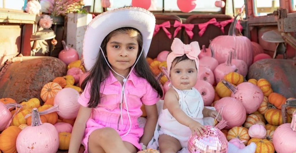 Texas Has A Pink Pumpkin Patch, And It Might Be The Most Instagrammable Fall Road Trip Yet