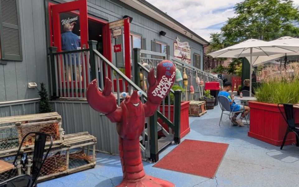 The Lobster Rolls At This Massachusetts Harbor Shack Deserve A Place Among New England Favorites