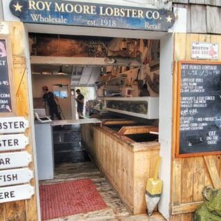 The Lobster Rolls At This Massachusetts Waterfront Shack Have Earned Local Attention