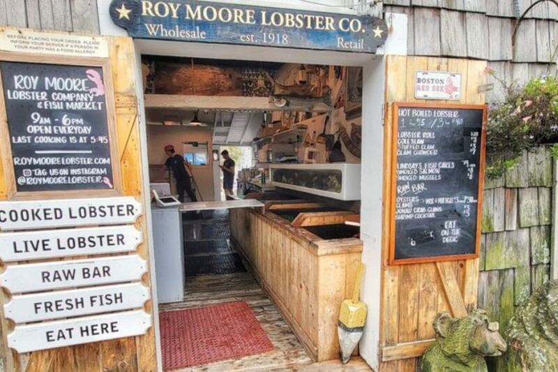 The Lobster Rolls At This Massachusetts Waterfront Shack Have Earned Local Attention
