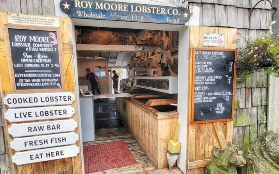 The Lobster Rolls At This Massachusetts Waterfront Shack Have Earned Local Attention