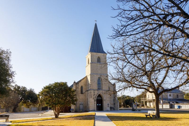 These 8 Small Texas Towns Turn Into Storybook Escapes Every Fall