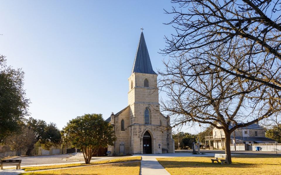 These 8 Small Texas Towns Turn Into Storybook Escapes Every Fall