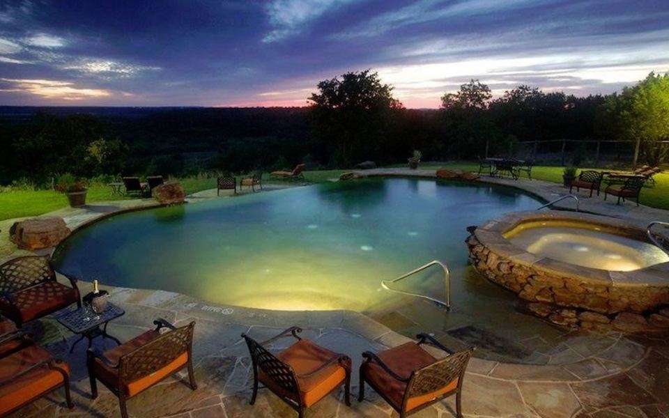 These 9 Weekend Getaways Just Outside Dallas Feel Like A Whole Different World