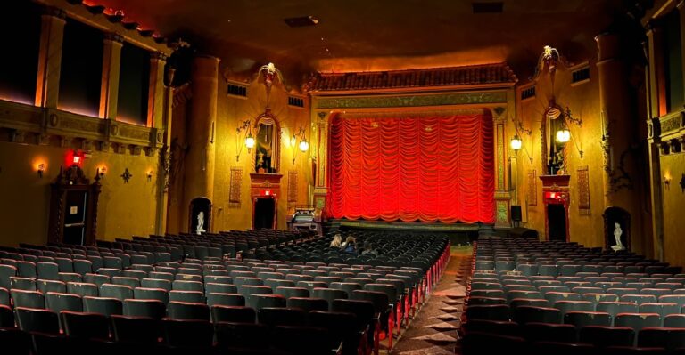 This 1920s Illinois Movie Palace Still Plays a Real Theater Organ Before the Show