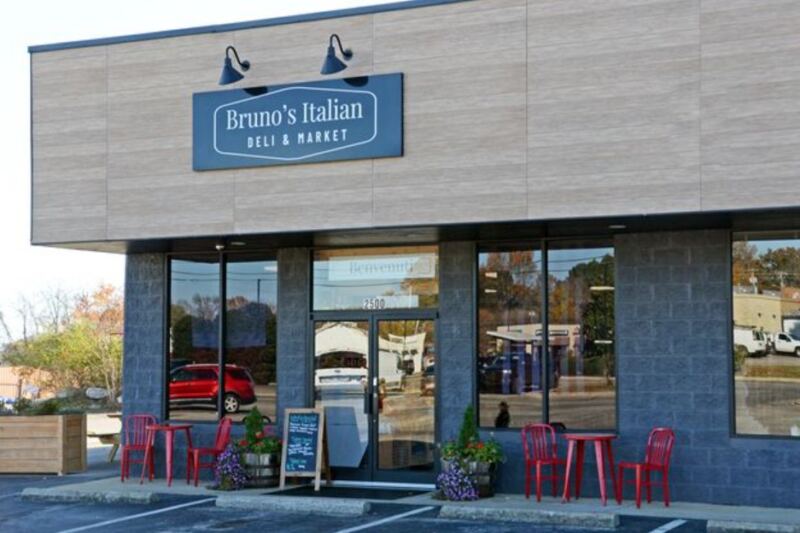 This Hidden Italian Market in Tennessee Feels Like Stepping Into Another Country