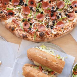 This Massachusetts Pizza Spot Serves A 3-Pound Pie That’s Made For Sharing