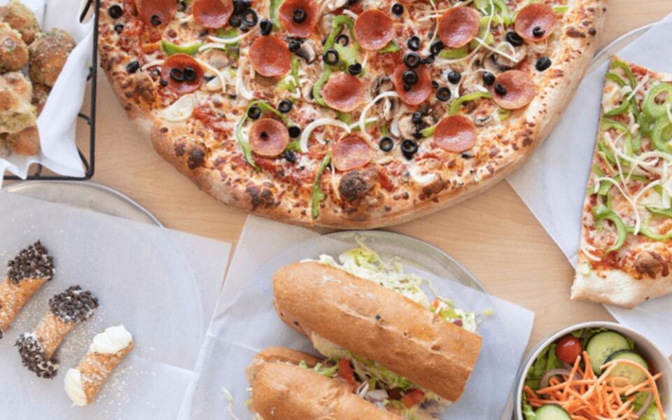 This Massachusetts Pizza Spot Serves A 3-Pound Pie That’s Made For Sharing