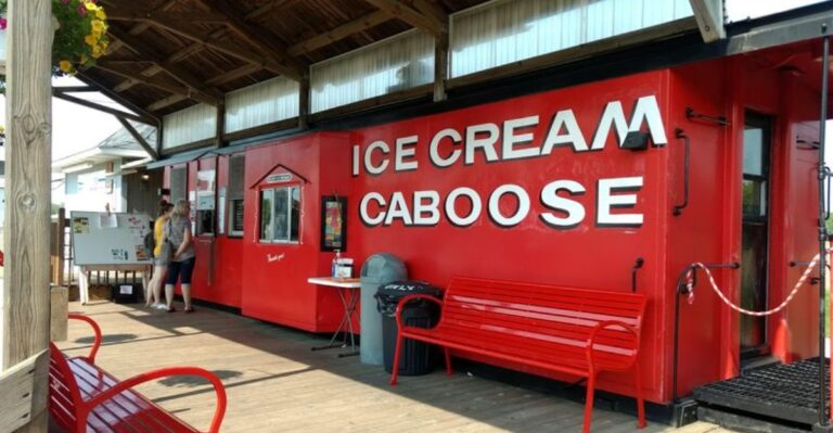 This Michigan Restaurant Serves A Dining Experience Inside A Former Train Car