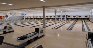 This Old-Time Illinois Bowling Alley Still Sets Pins the Old-Fashioned Way