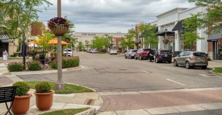 This Open-Air Michigan Mall Feels Like Strolling Down a Small-Town Main Street