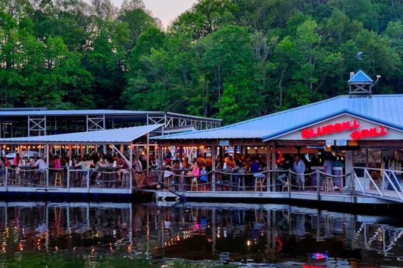This Tennessee Restaurant Actually Floats on a Lake, and the Views Are Unreal