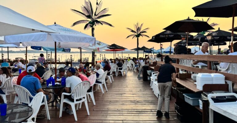 This Waterfront Illinois Restaurant Serves Lobster and Fish Fry Right Over the Water
