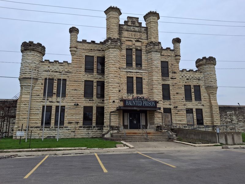 Old Joliet Prison (Joliet)