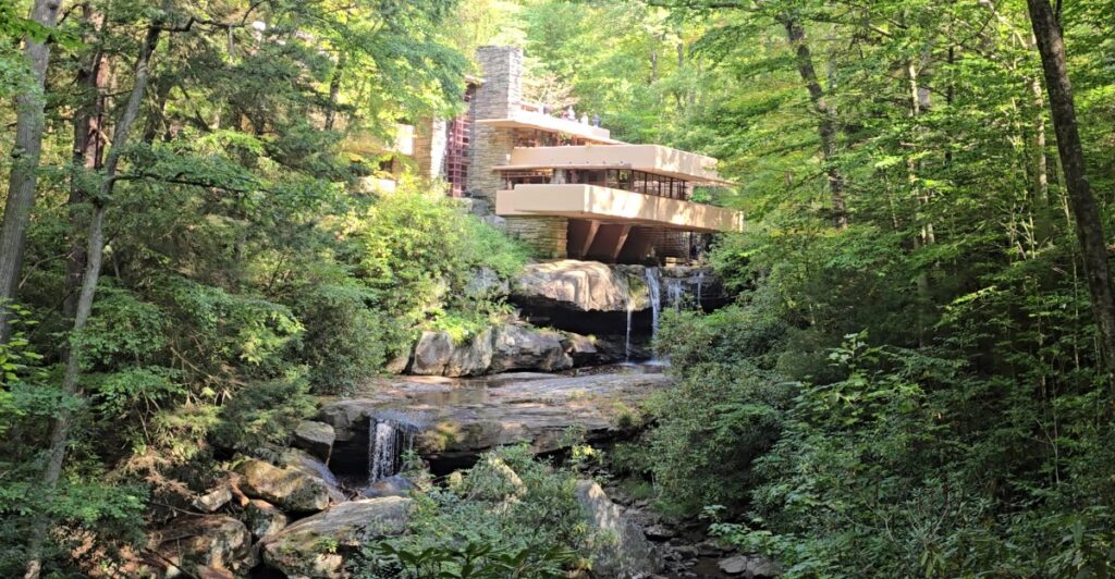 Tucked Above A Western Pennsylvania River Gorge, This Glass-Walled Mansion Looks Like Something From Another World