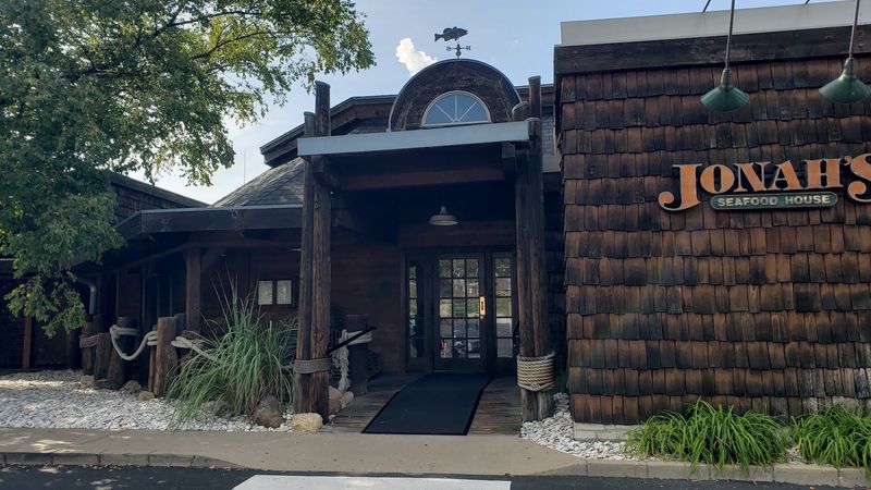Jonah's Seafood House & 2601 Oyster Bar