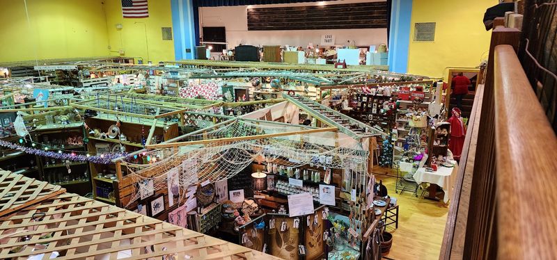 Elizabeth’s Grand Antique Co. (Elizabeth)