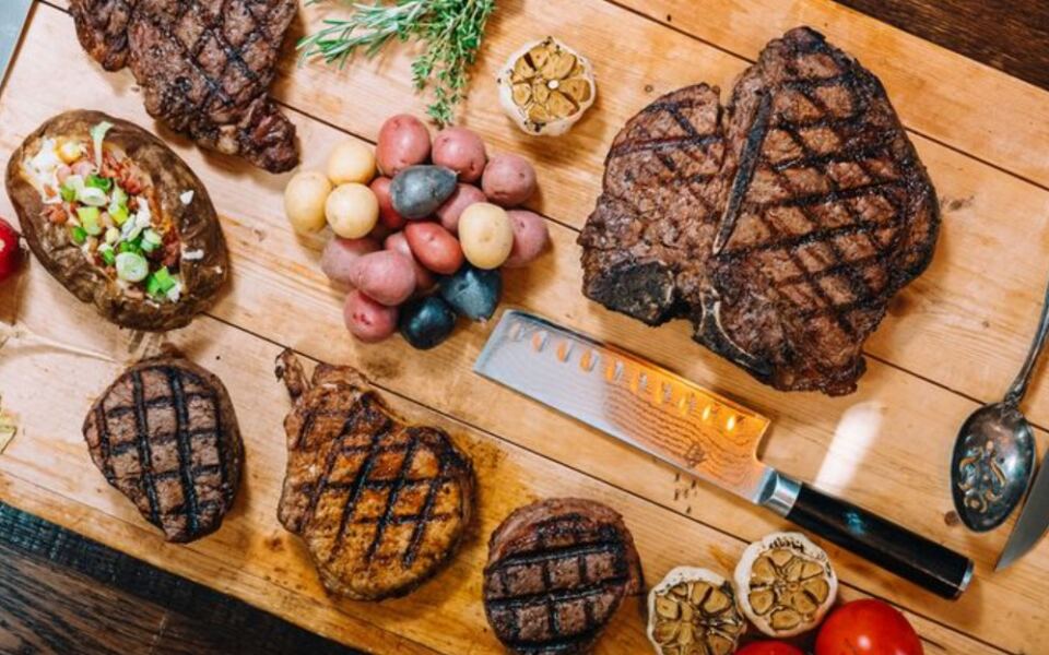 You Could Plan An Entire Gatlinburg, Tennessee Getaway Around These 9 Amazing Restaurants
