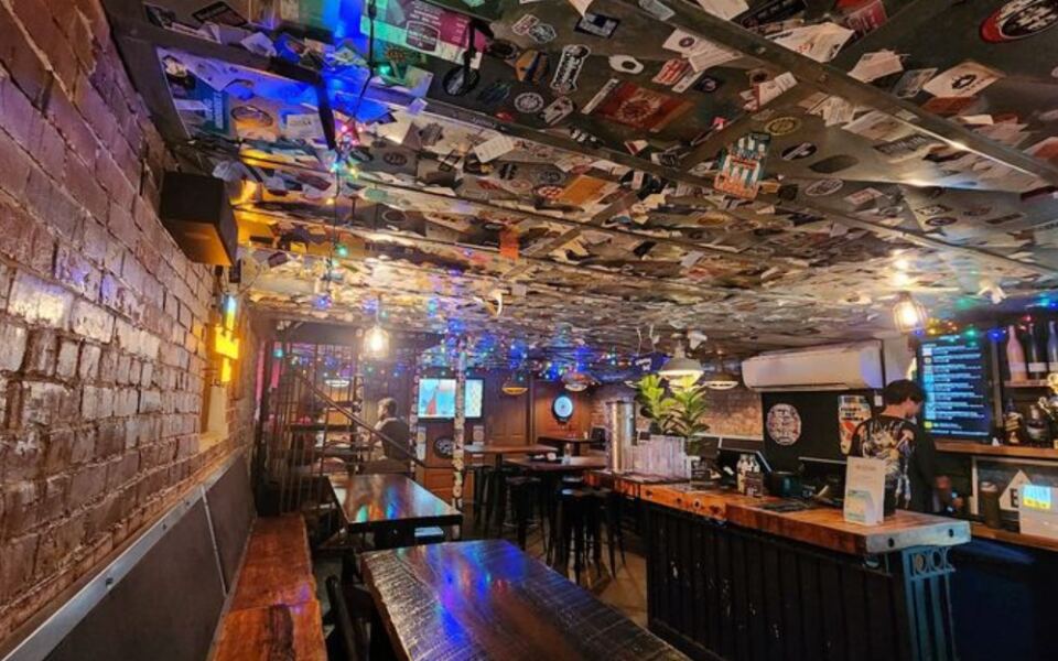 You Might Walk Right Past This Tennessee Restaurant Without Knowing What’s Downstairs
